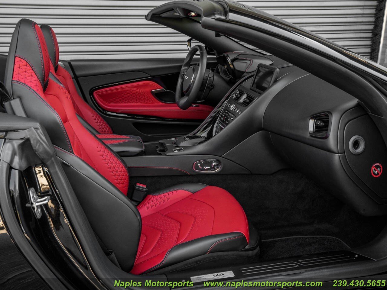 2021 Aston Martin DBS Superleggera, 26/27