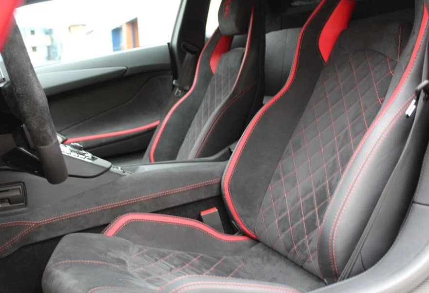 2017 Lamborghini Aventador S Coupe interior, seats
