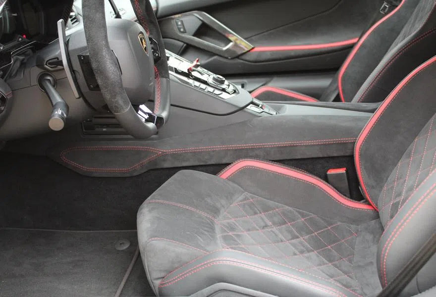 2017 Lamborghini Aventador S Coupe interior, seats