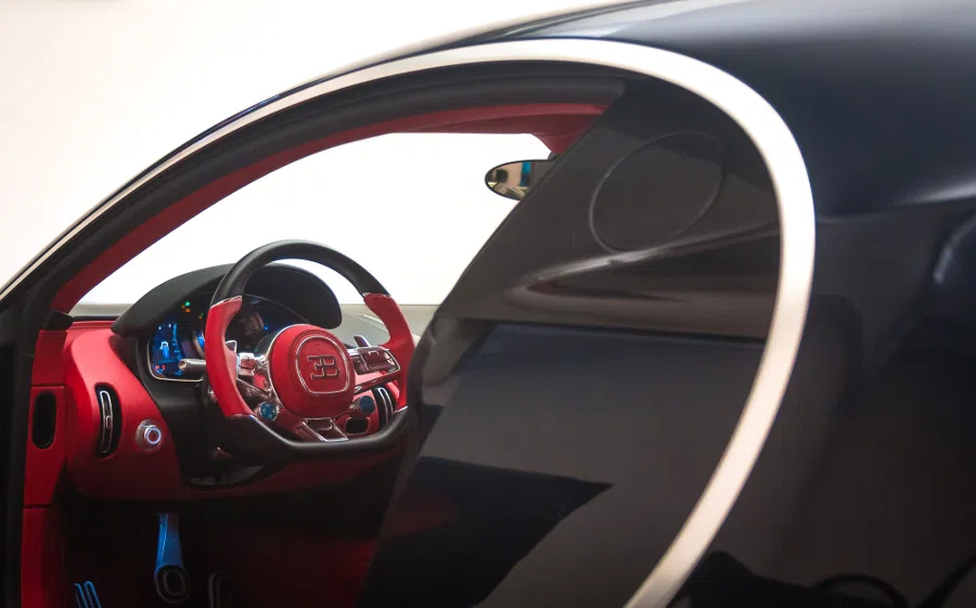 2020 Bugatti Chiron interior, Leather ITALIAN RED