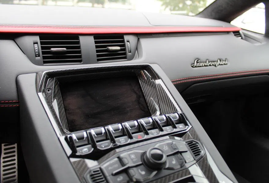 2017 Lamborghini Aventador S Coupe interior