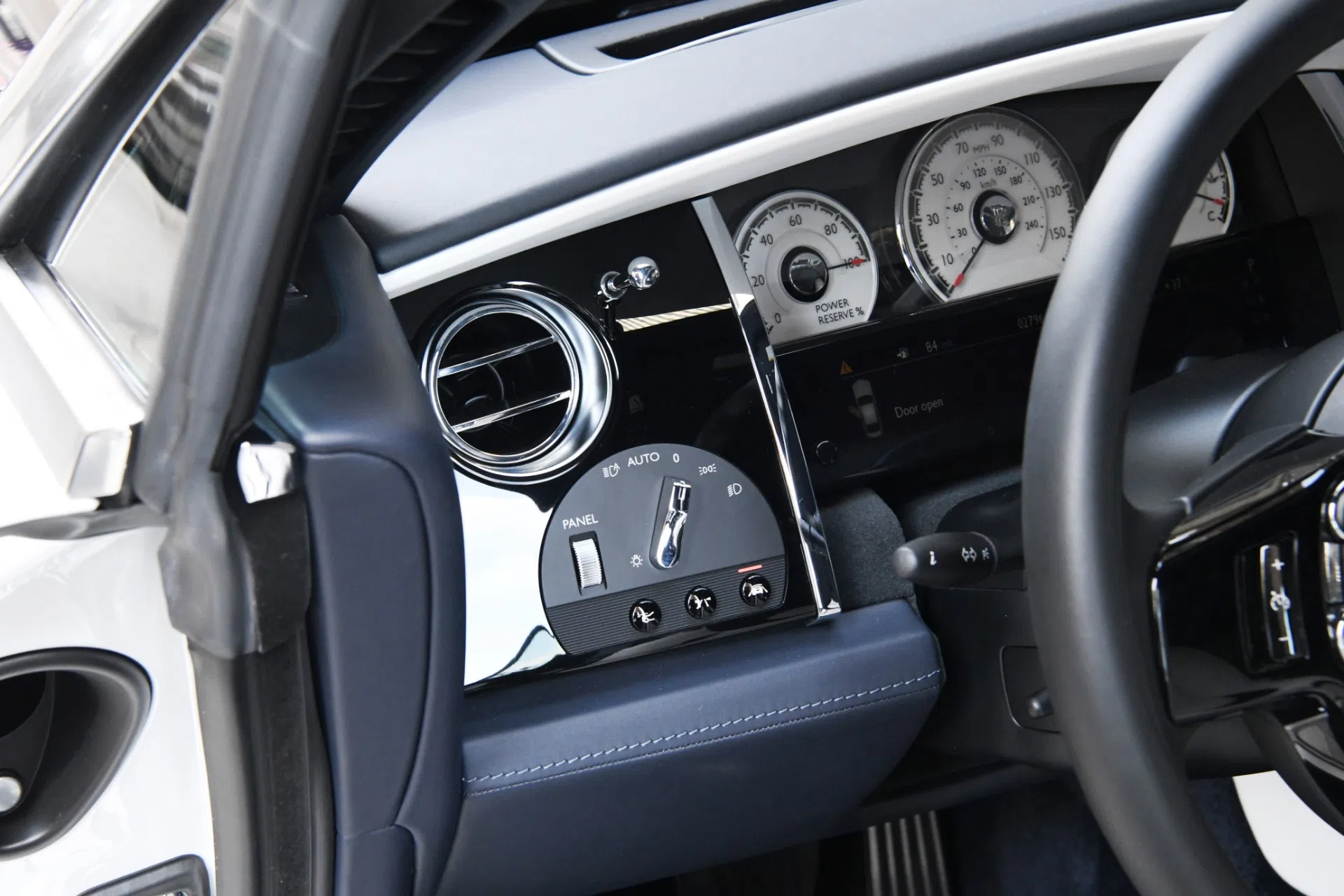 2020 Rolls-Royce Wraith interior, ARCTIC WHITE, Leather