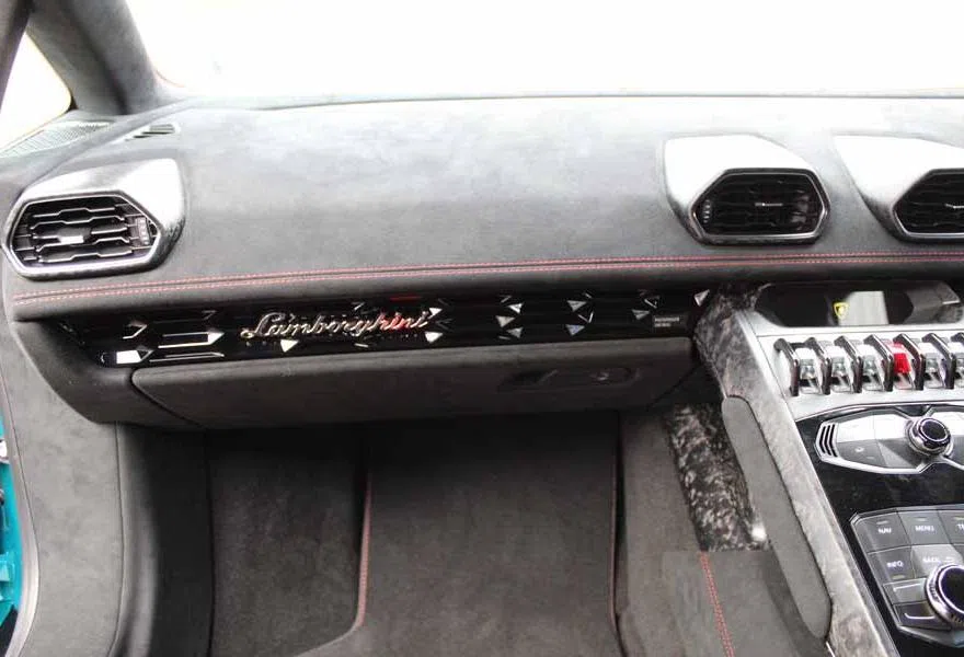 2018 Lamborghini Huracán Performante interior, door panel