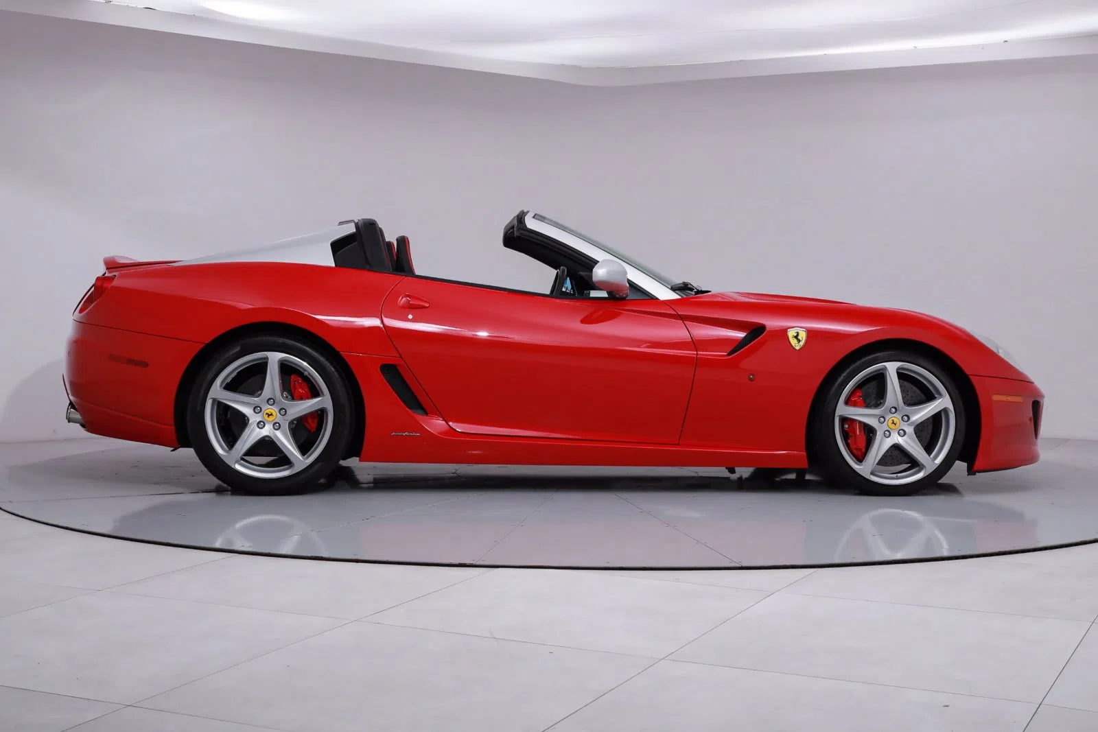 2011 Ferrari 599 SA Aperta for sale, exterior, Rosso Corsa