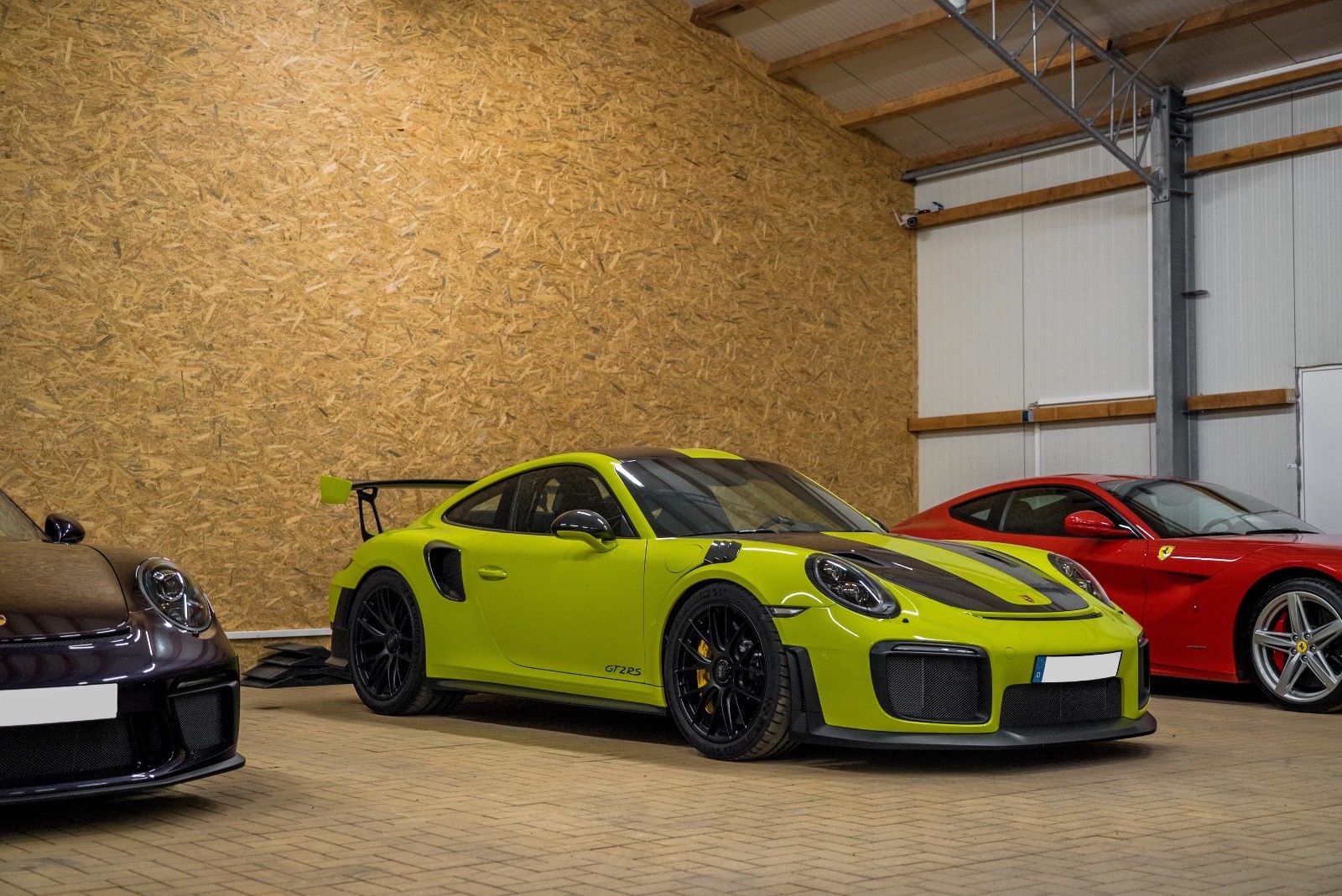 2018 Porsche 911 GT2 RS Weissach Exclusive, 3/20