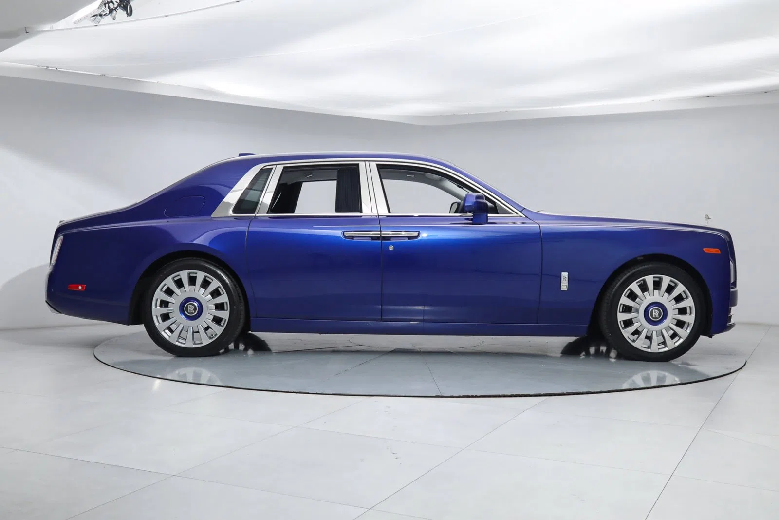 2019 Rolls-Royce Phantom RWD for sale, exterior, Blue