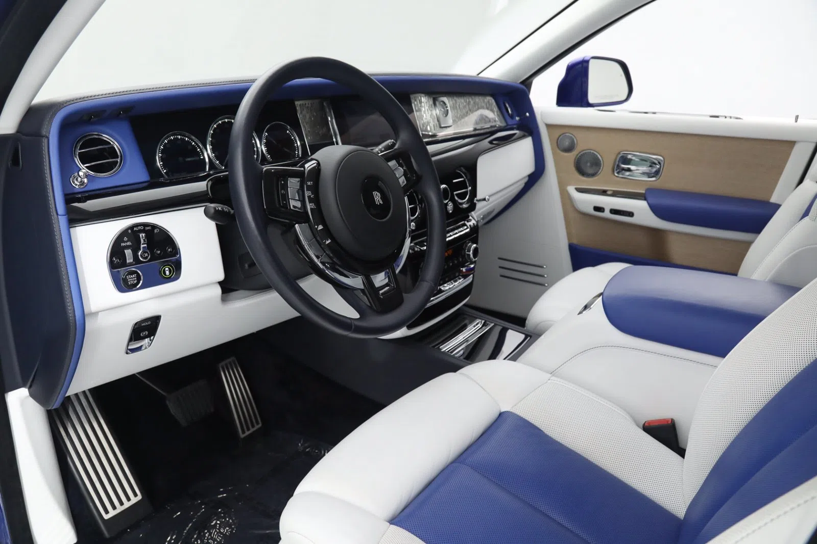 2019 Rolls-Royce Phantom RWD interior, dashboard, White Leather