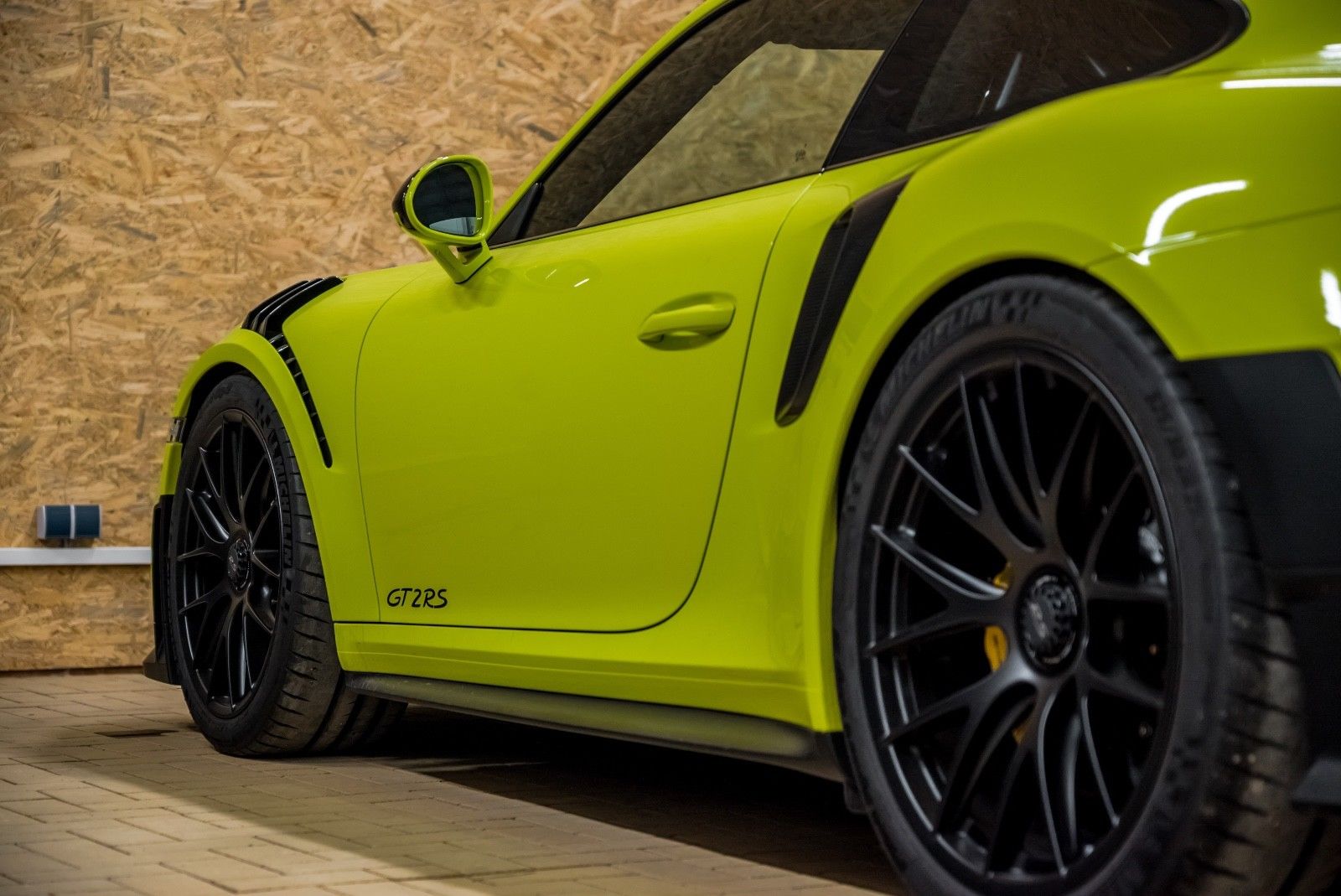 2018 Porsche 911 GT2 RS Weissach Exclusive, 5/20