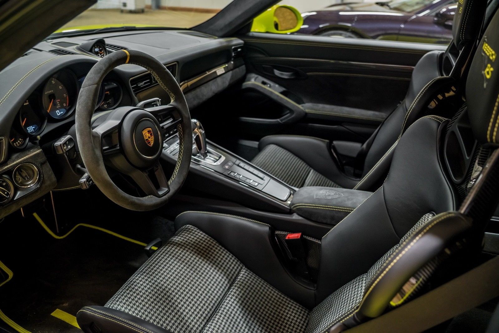 2018 Porsche 911 GT2 RS Weissach Exclusive, 8/20