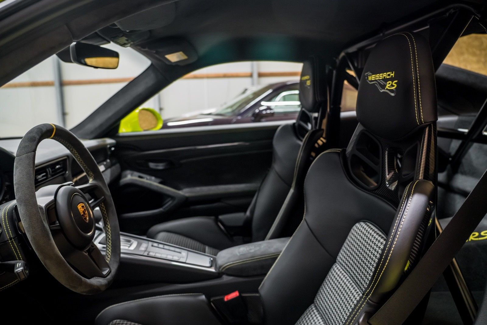 2018 Porsche 911 GT2 RS Weissach Exclusive, 10/20