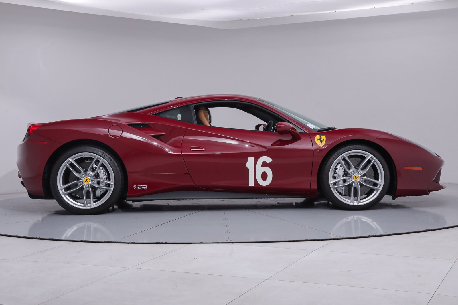 2018 Ferrari 488 GTB 70th Anniversary, 2/20