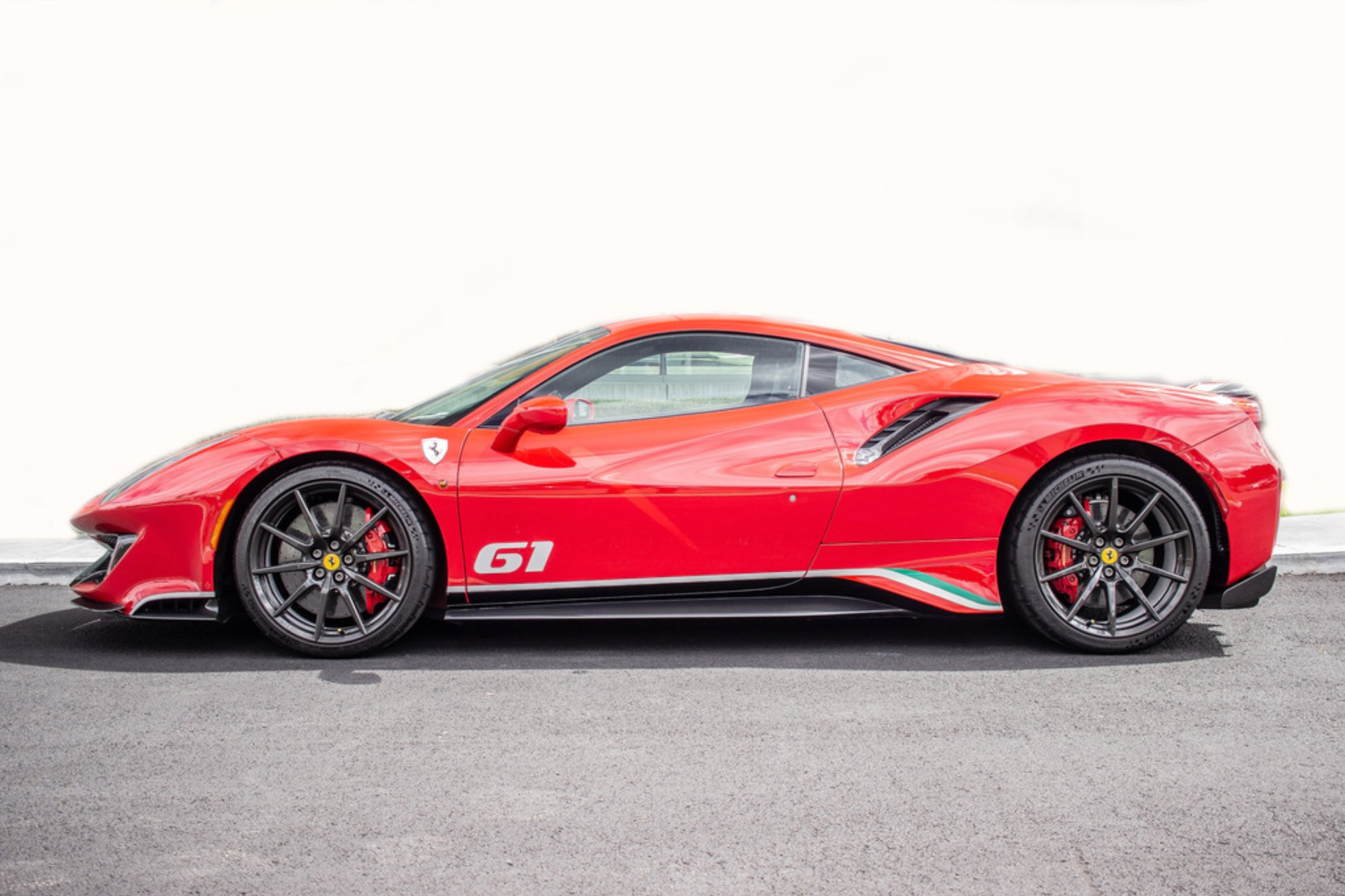 2019 Ferrari 488 Pista Piloti, 3/16