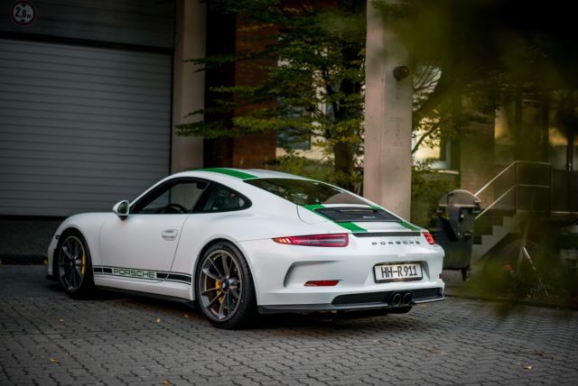 Porsche 911 R, 13/18