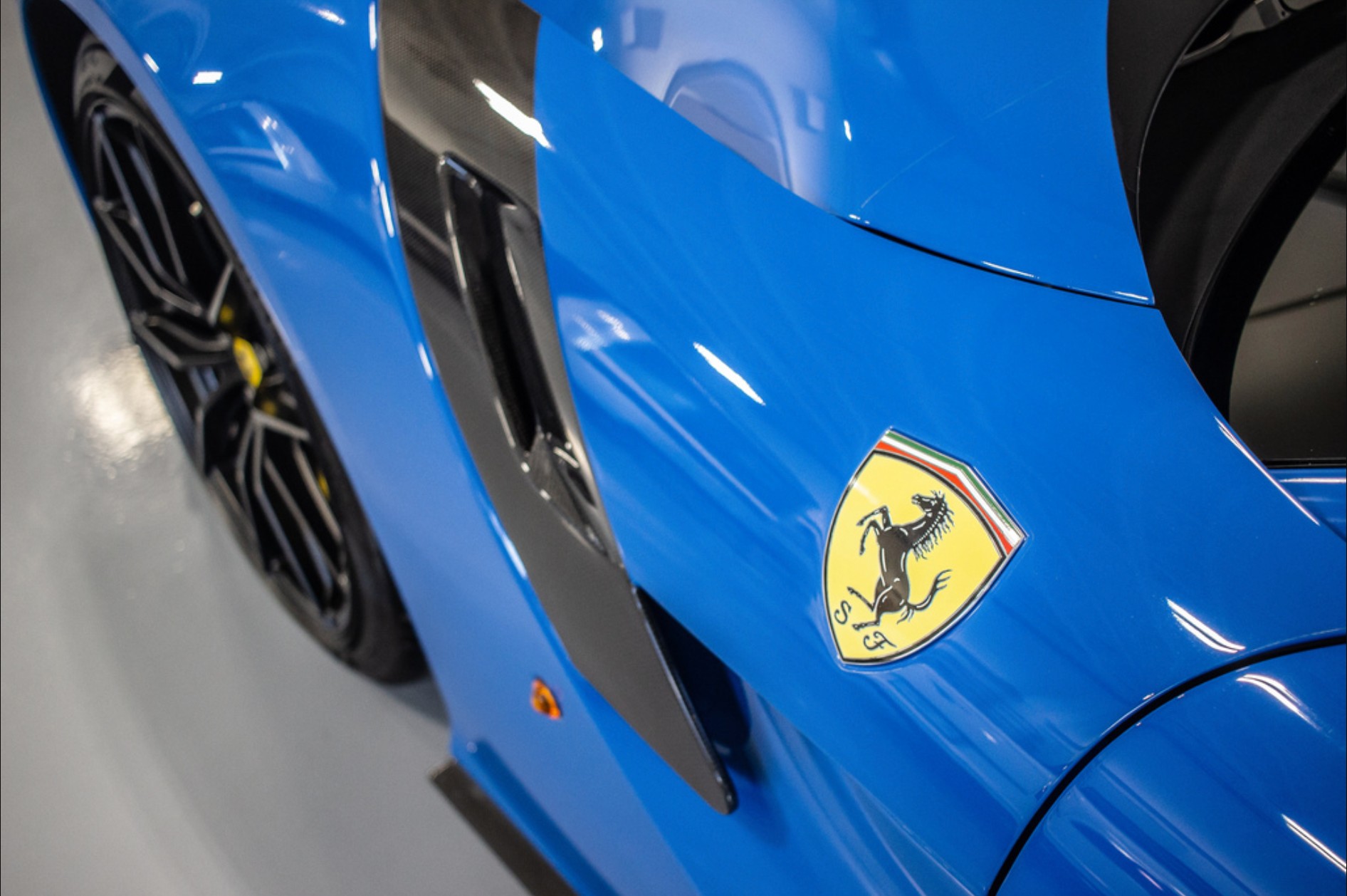 2017 Ferrari F12tdf, 14/17