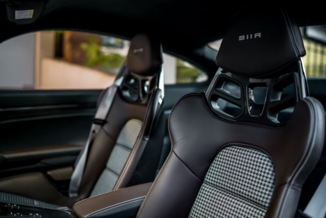 Porsche 911 R, 17/18