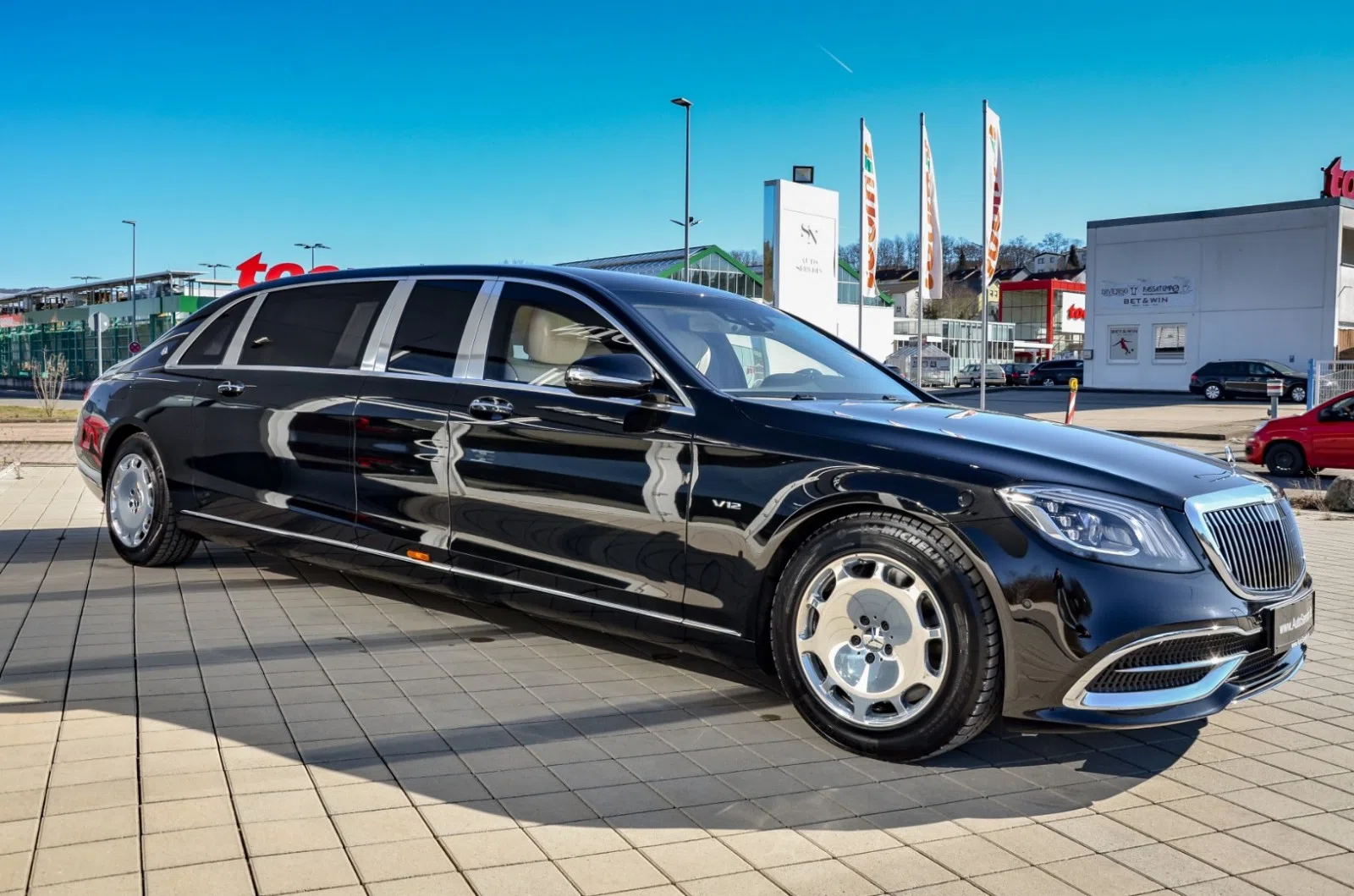 2021 Mercedes-Maybach S 650 PULLMAN VR9 for sale, exterior, Obsidianblack | metallic