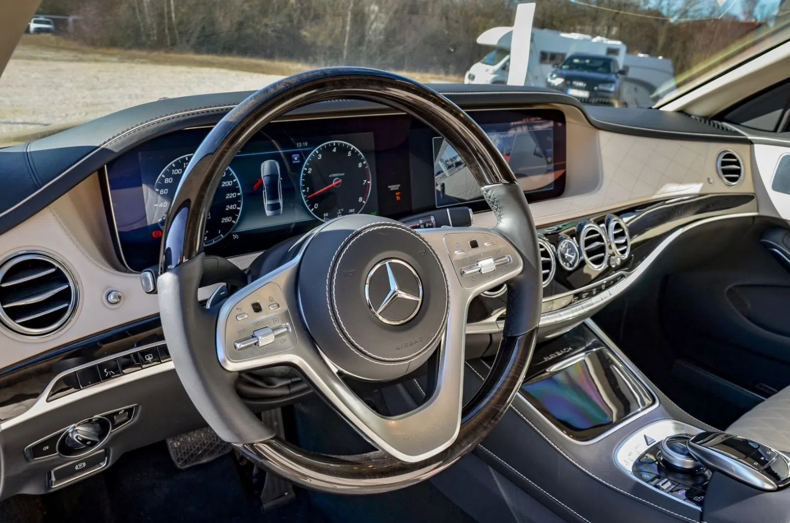 2021 Mercedes-Maybach S 650 PULLMAN VR9 interior, dashboard, Beige | Leder