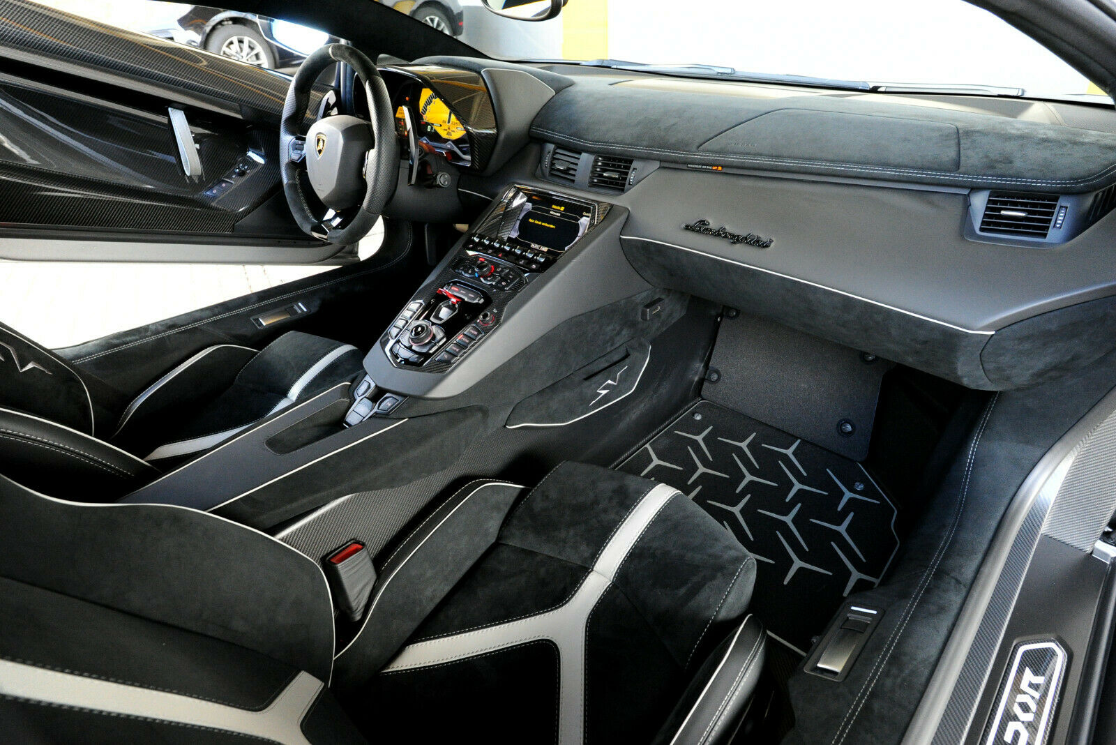 Lamborghini Aventador LP 750-4 SV, 3/20