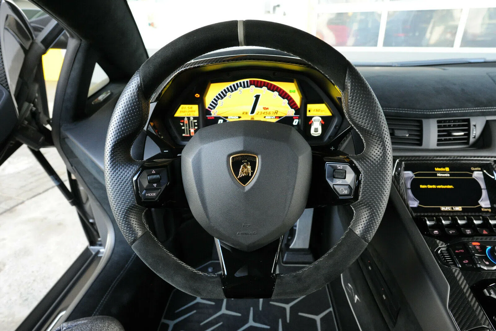 Lamborghini Aventador LP 750-4 SV interior