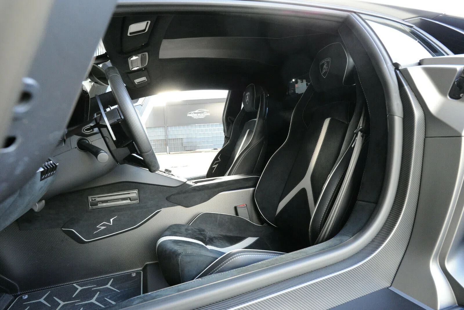 Lamborghini Aventador LP 750-4 SV interior, seats