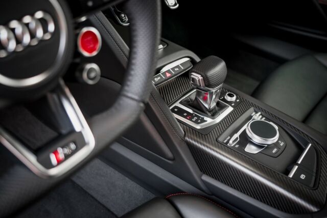 2017 Audi R8 V10 Plus, 18/19