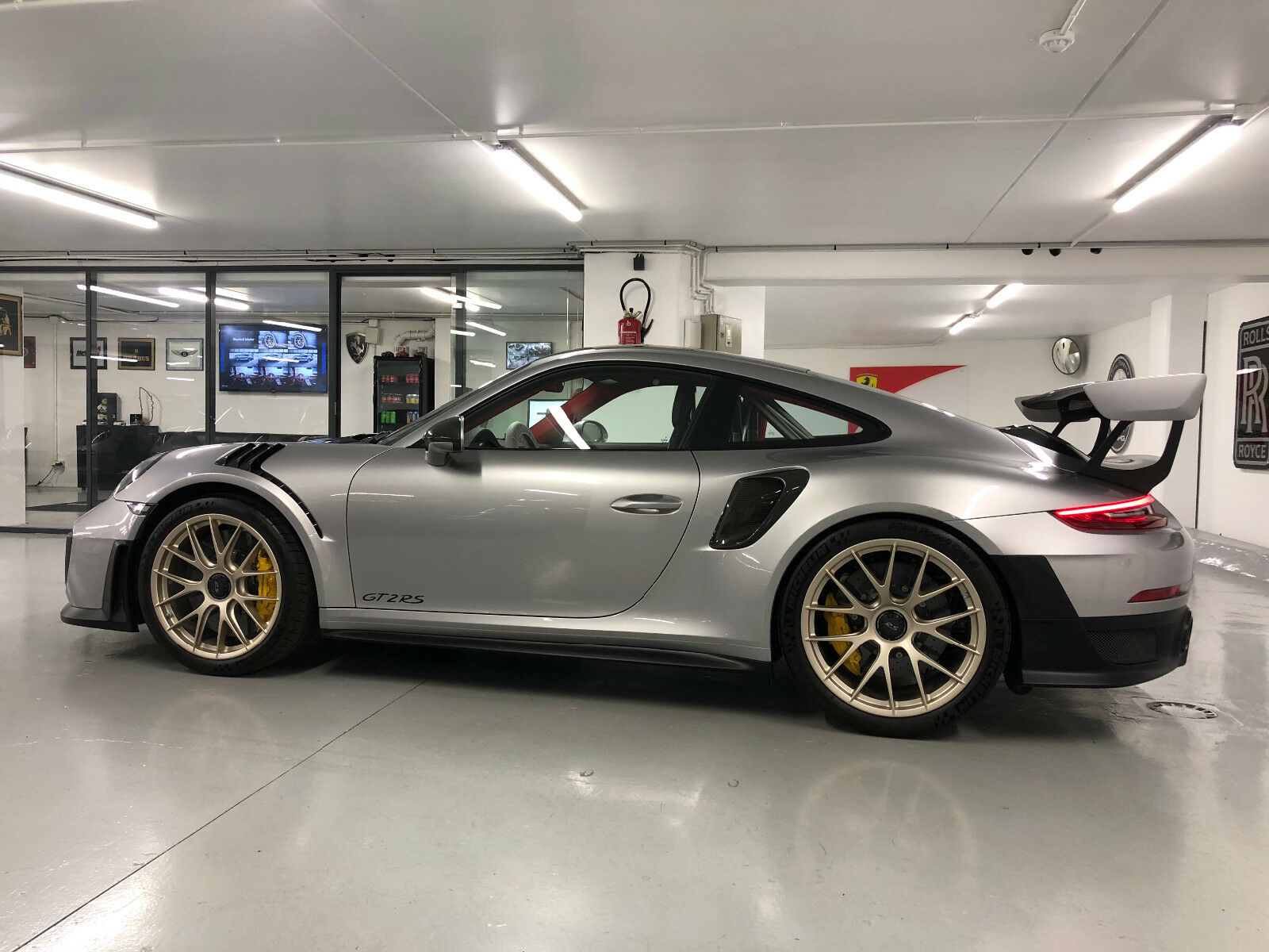 2018 Porsche 911 GT2 RS, 3/15