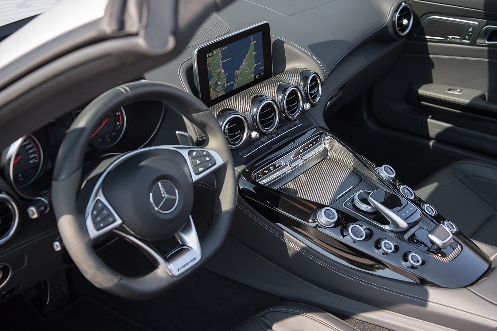 2017 Mercedes-AMG GT C Roadster, 2/15