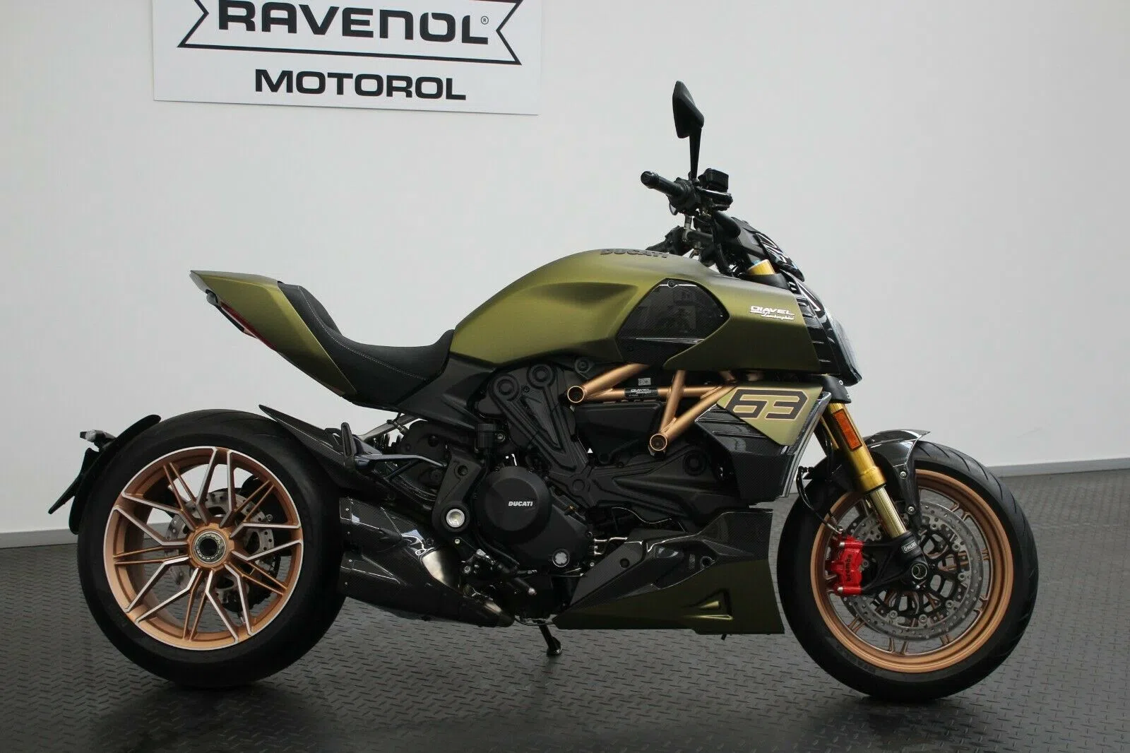 2021 Ducati DIAVEL 1260 S Lamborghini for sale, exterior