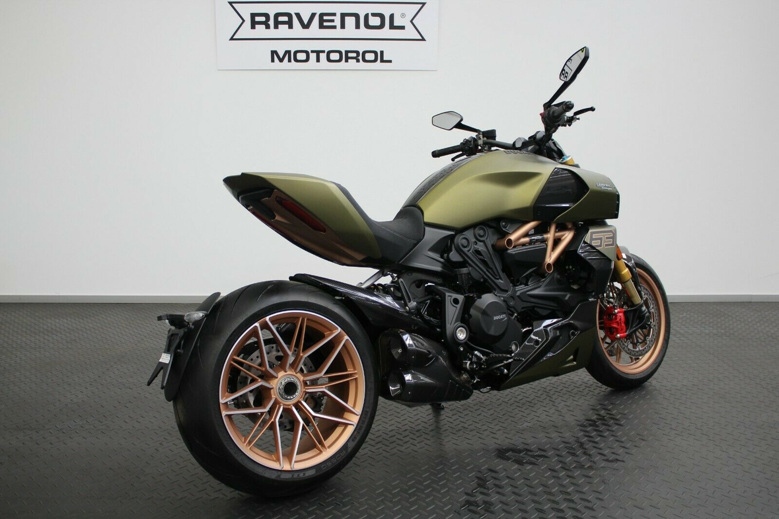 2021 Ducati DIAVEL 1260 S Lamborghini, 14/20