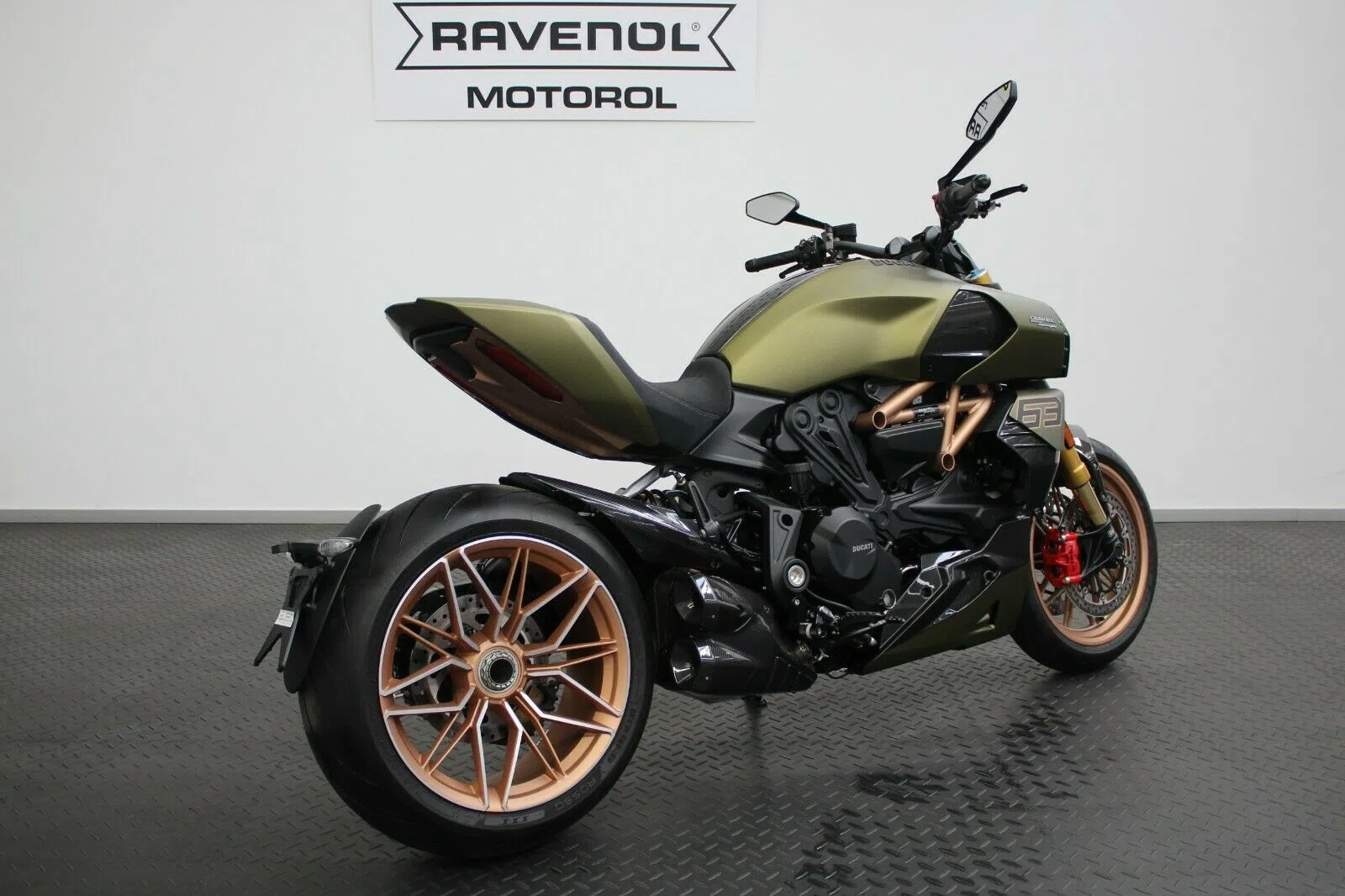 2021 Ducati DIAVEL 1260 S Lamborghini for sale, exterior