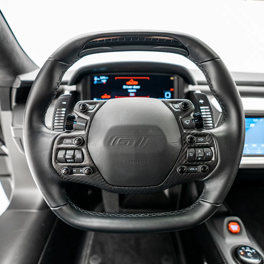 2019 FORD GT interior