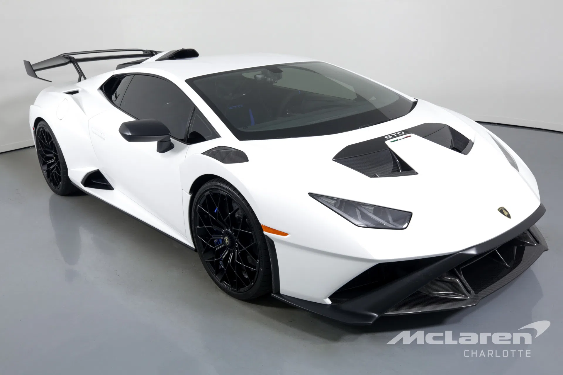 2021 LAMBORGHINI HURACAN STO