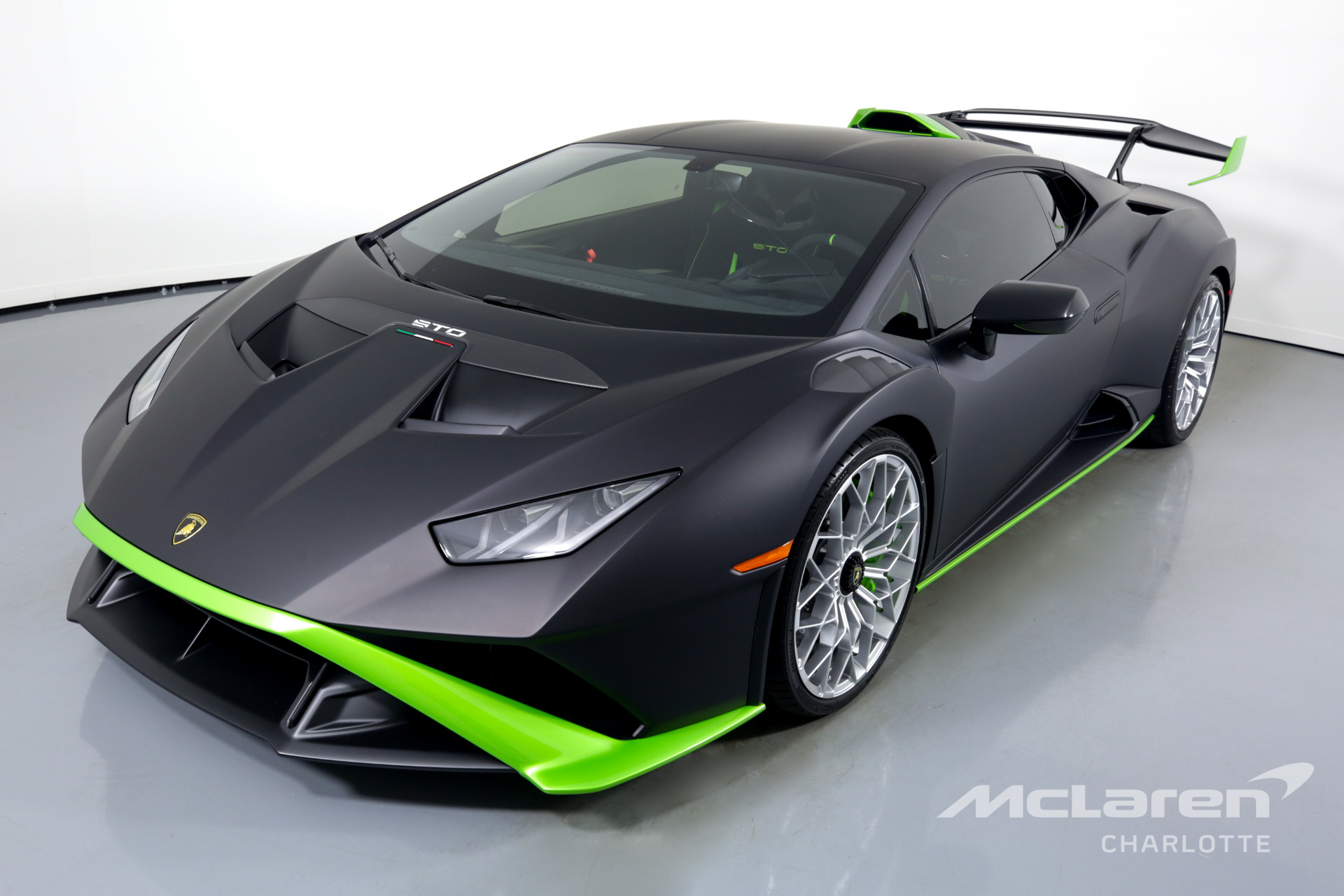 2022 LAMBORGHINI HURACAN STO, 3/20