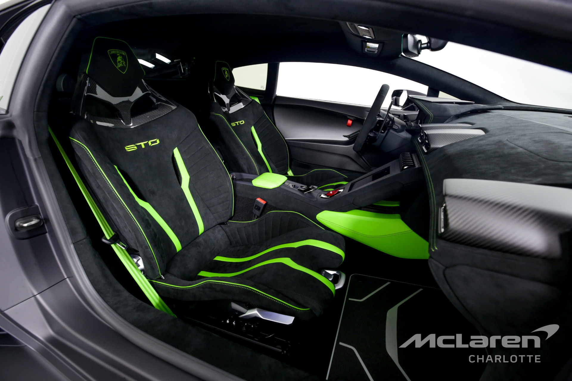 2022 LAMBORGHINI HURACAN STO, 6/20