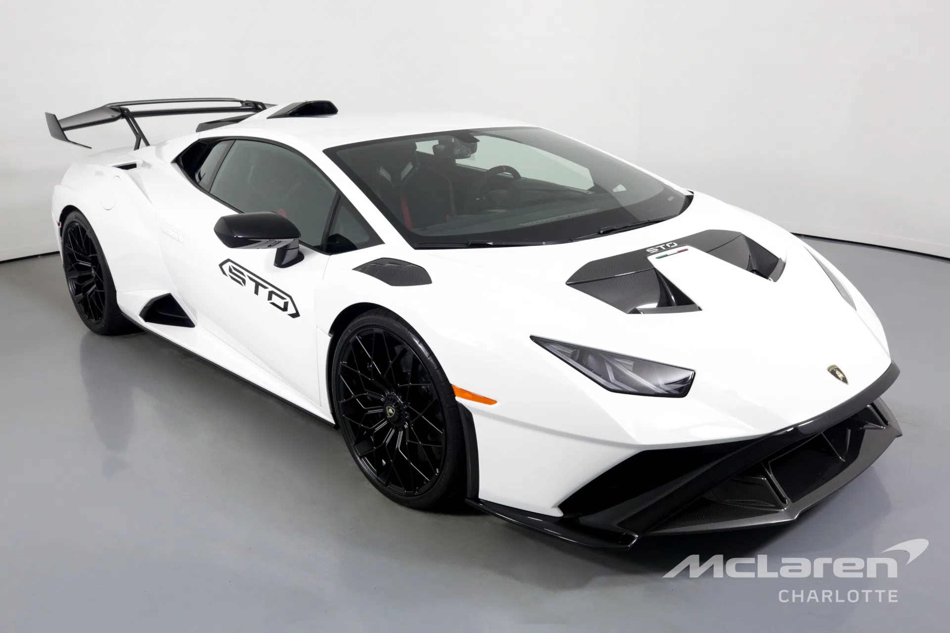 2022 LAMBORGHINI HURACAN STO