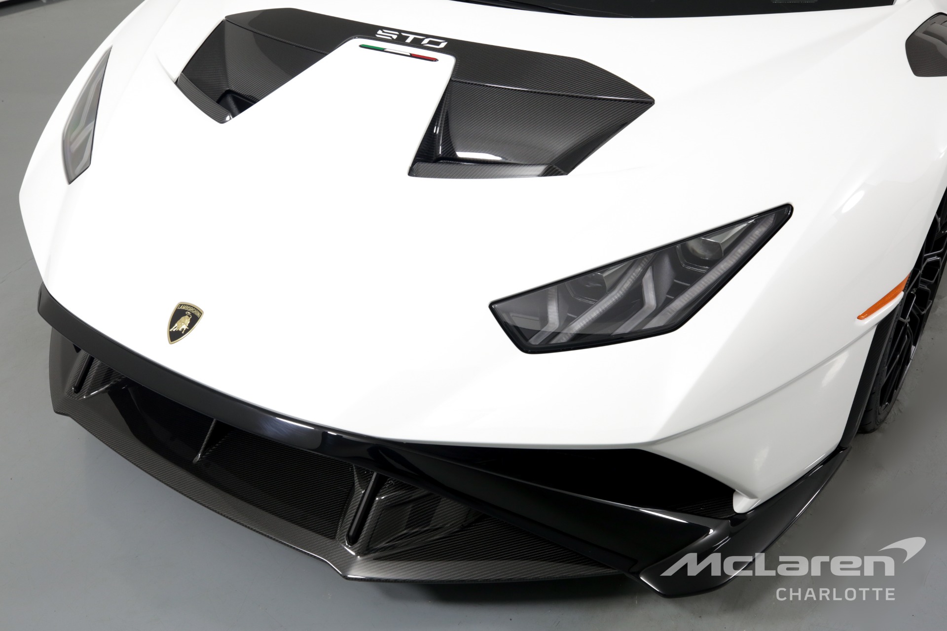 2022 LAMBORGHINI HURACAN STO, 12/17