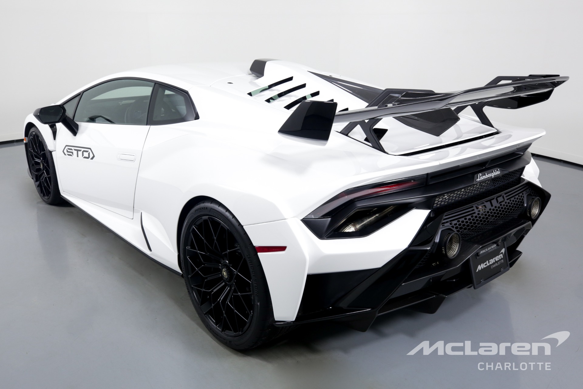 2022 LAMBORGHINI HURACAN STO, 13/17