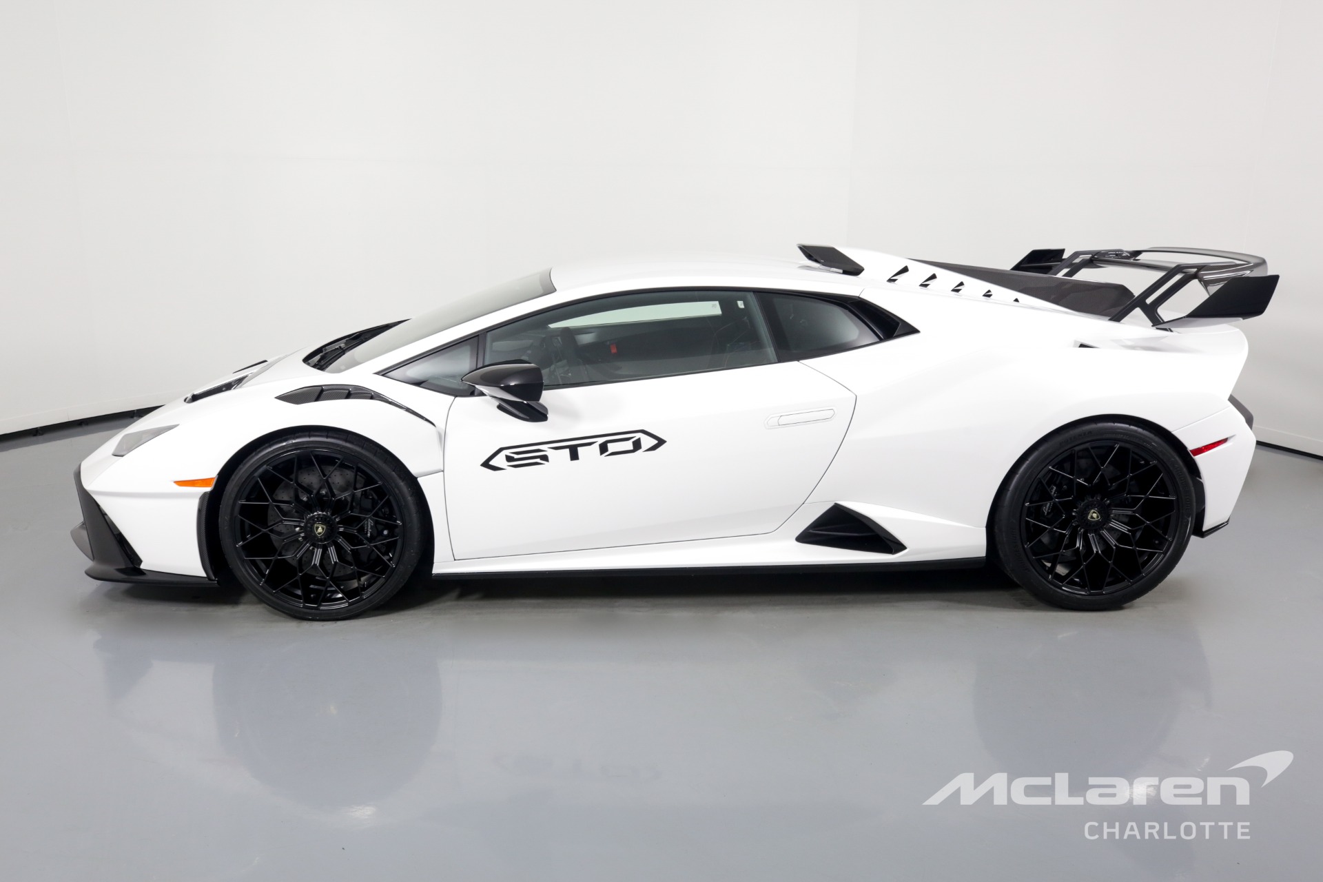 2022 LAMBORGHINI HURACAN STO, 14/17