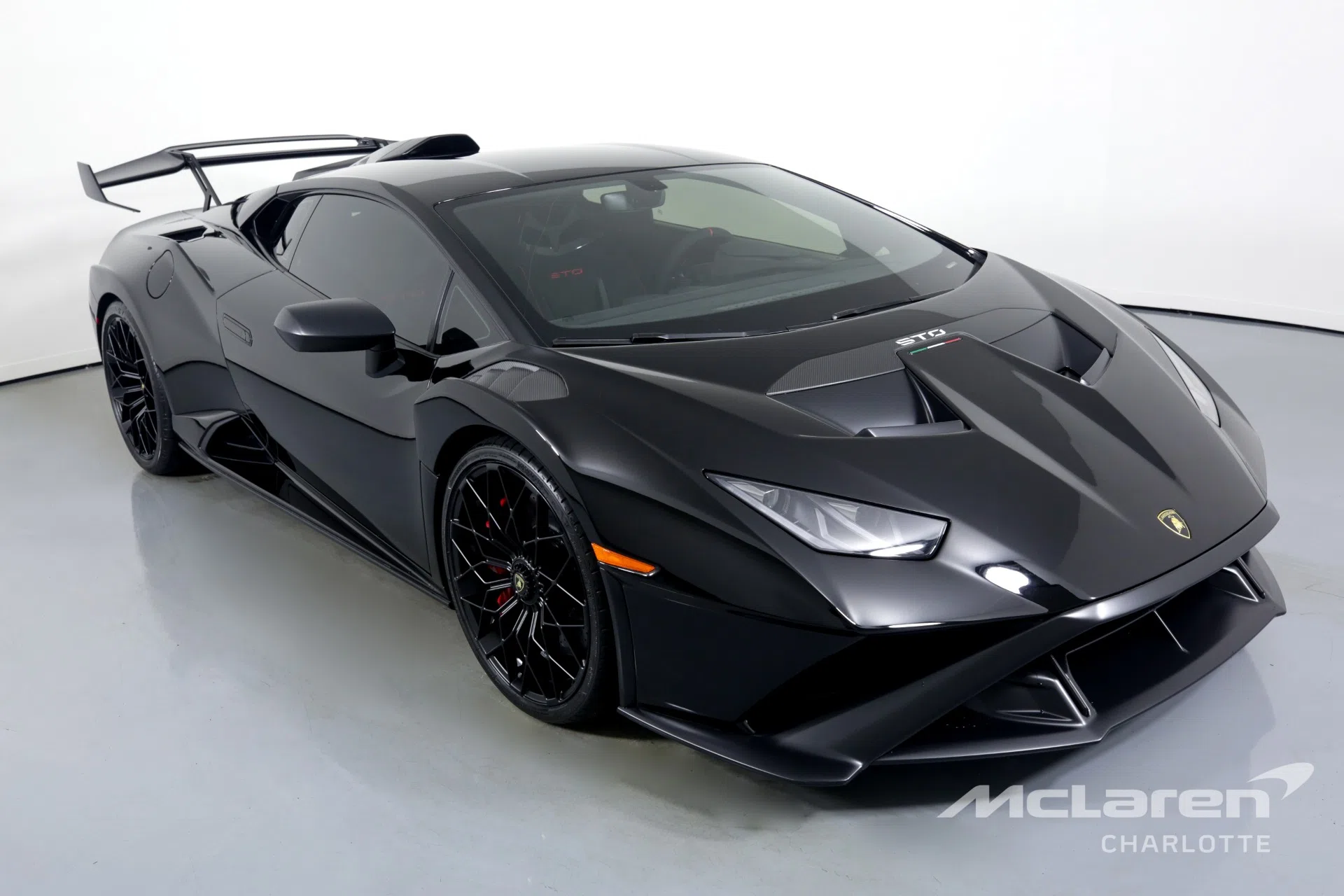 2022 LAMBORGHINI HURACAN STO