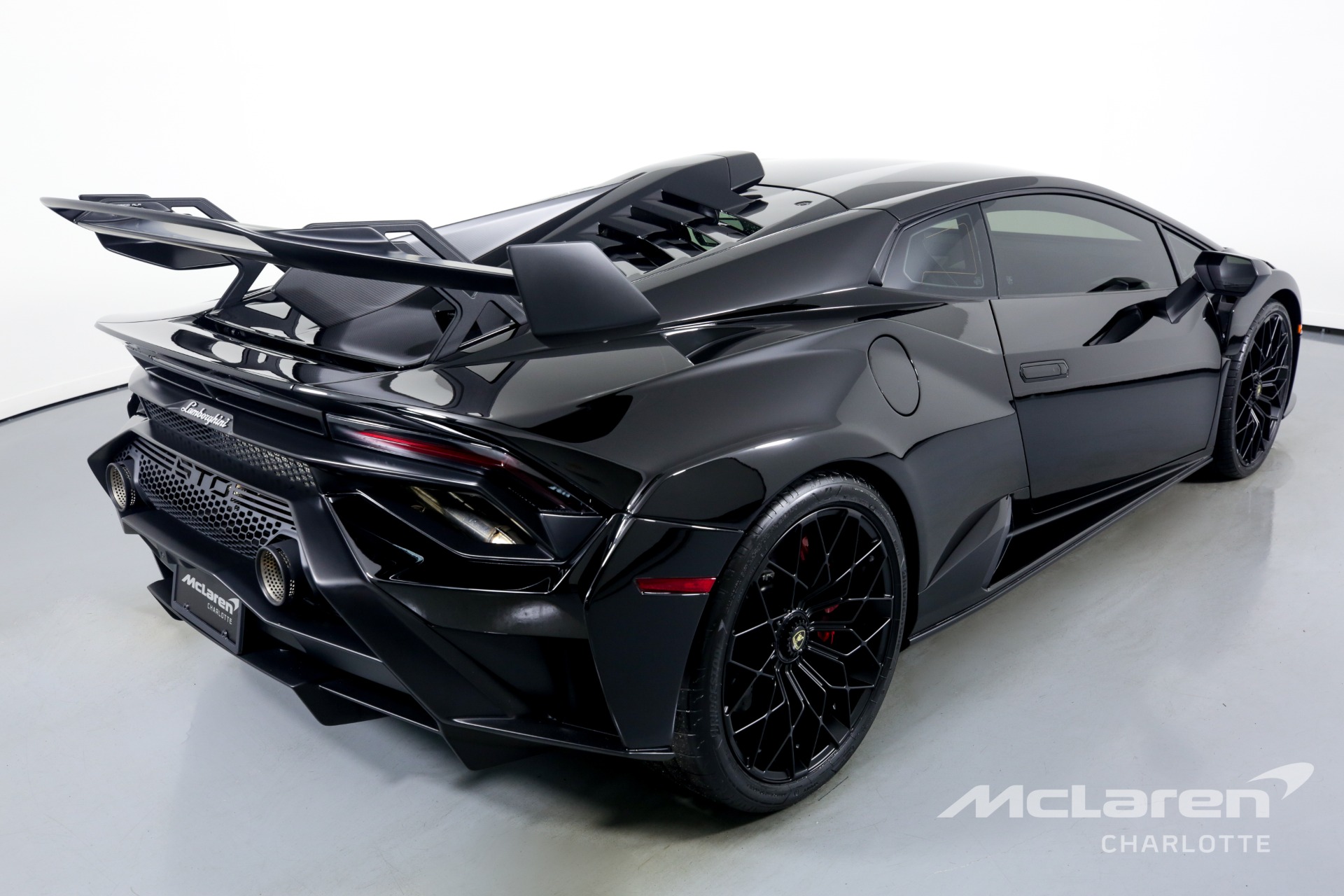 2022 LAMBORGHINI HURACAN STO, 3/18