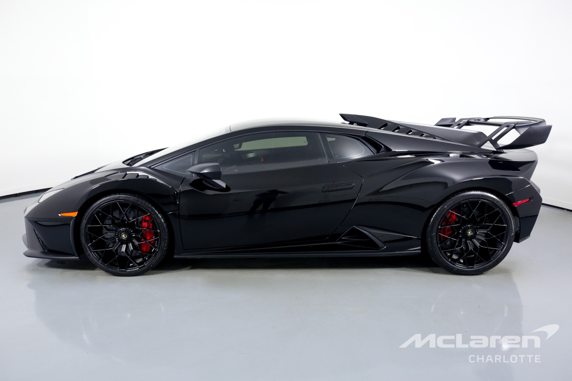2022 LAMBORGHINI HURACAN STO, 16/18