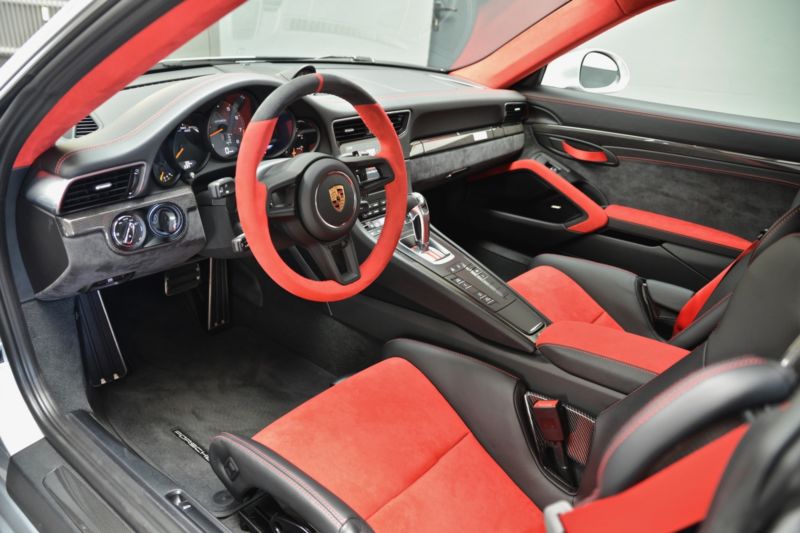 2018 Porsche 911 GT2RS WEISSACH PACKAGE, 8/20