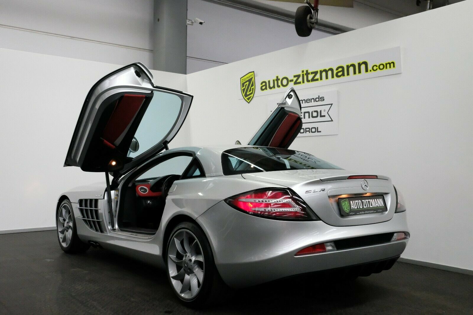 2005 Mercedes-Benz McLaren SLR