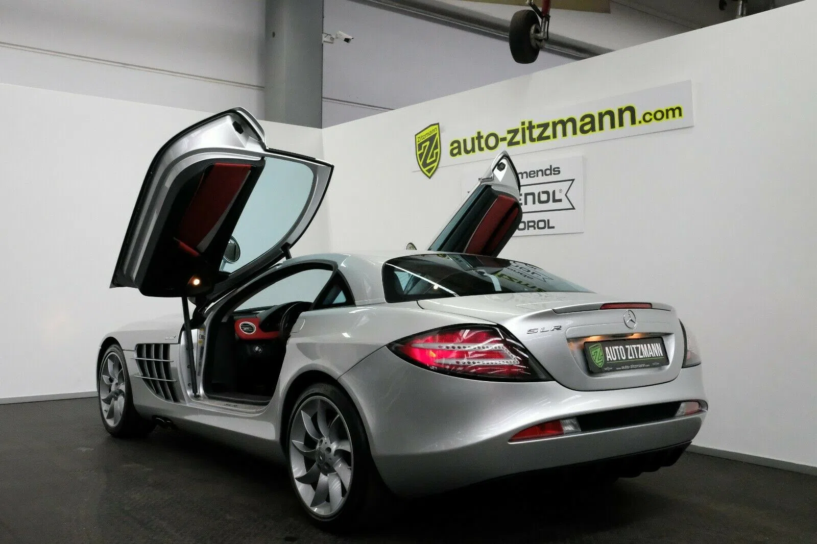 2005 Mercedes-Benz McLaren SLR