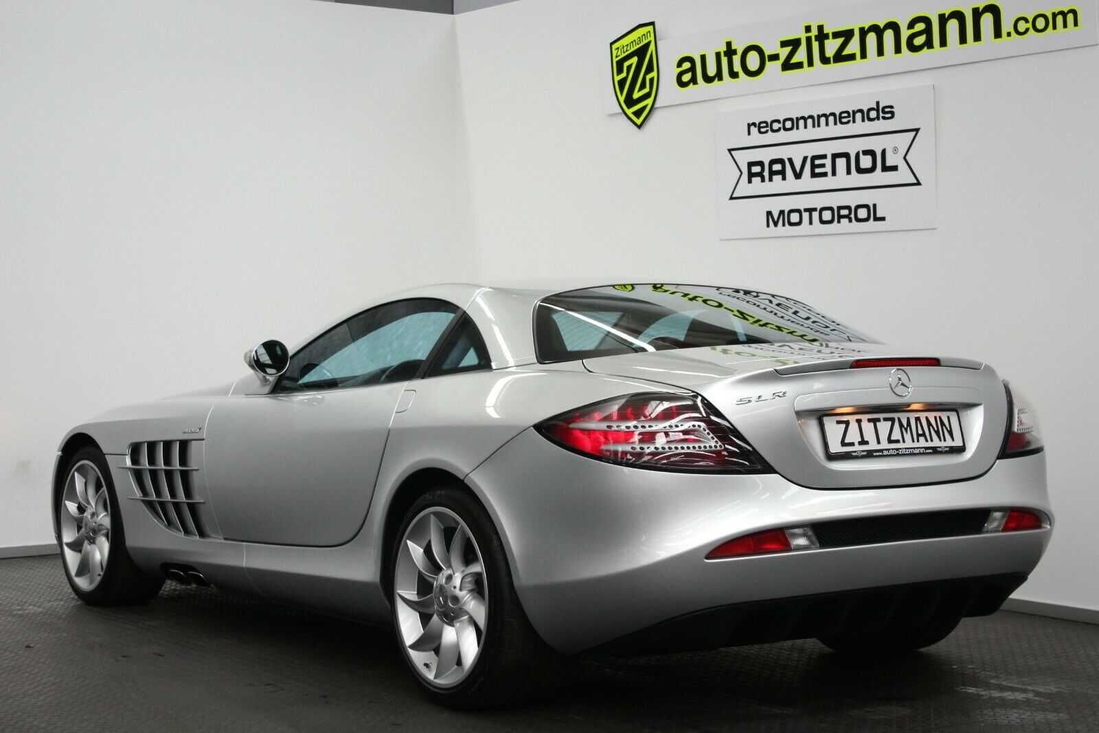 2005 Mercedes-Benz McLaren SLR