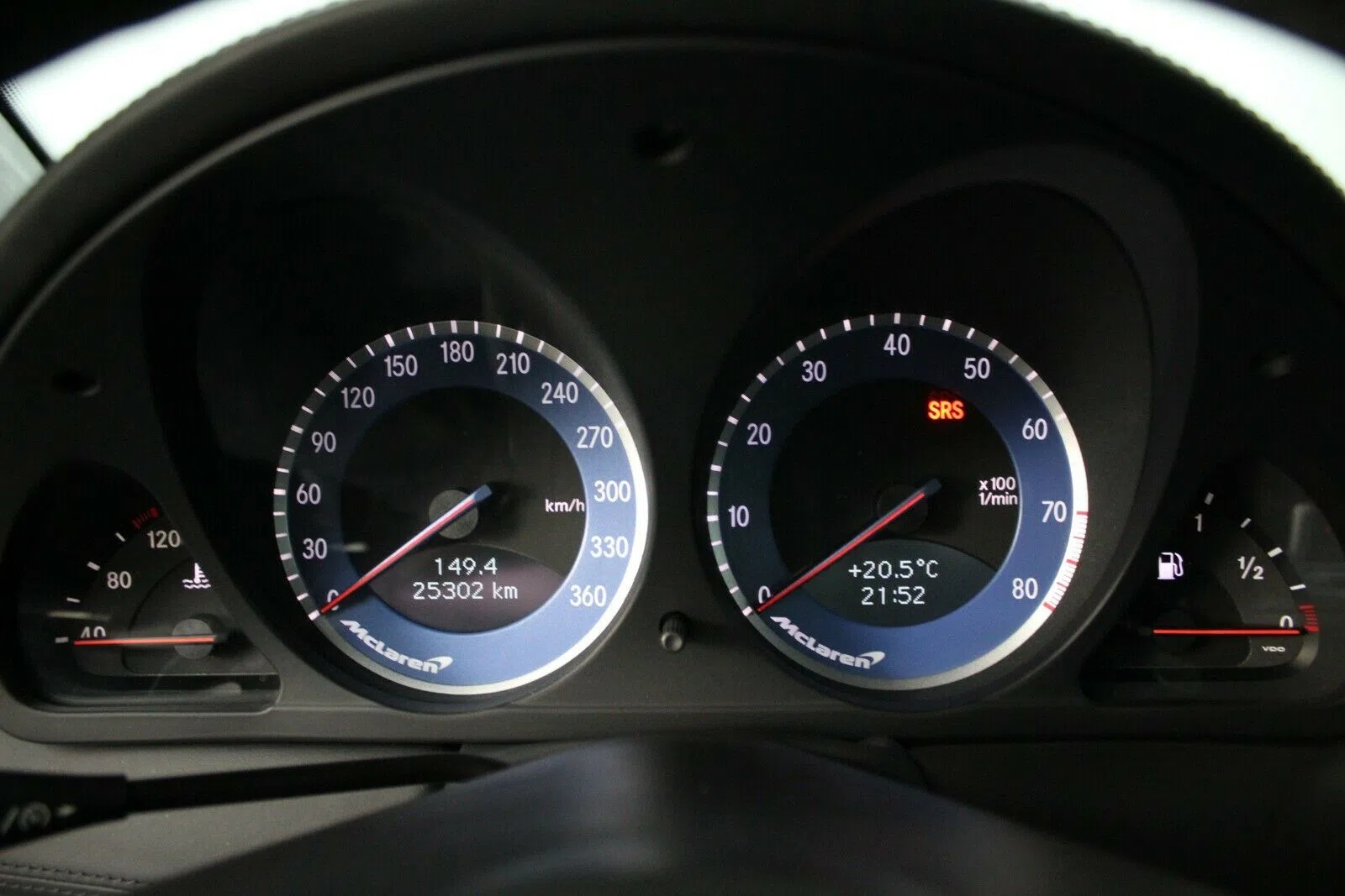 2005 Mercedes-Benz McLaren SLR interior