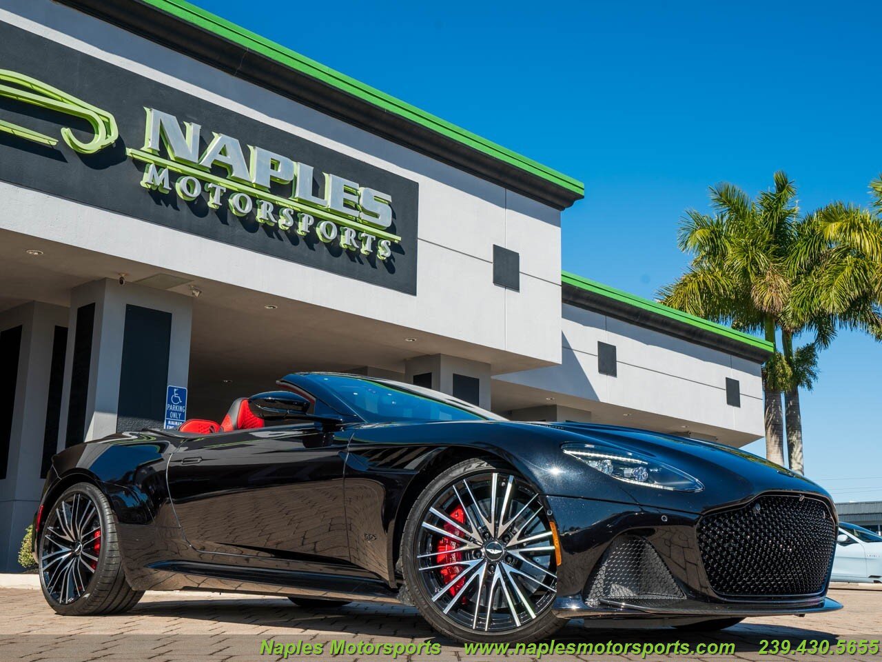 2021 Aston Martin DBS Superleggera, 3/27