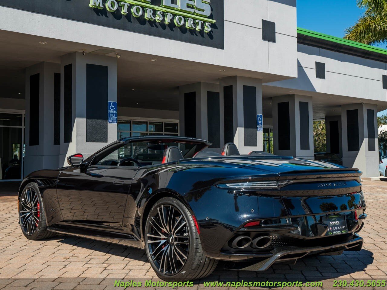 2021 Aston Martin DBS Superleggera, 5/27