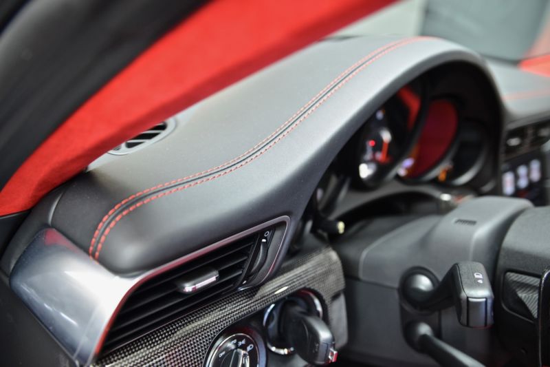 2018 Porsche 911 GT2RS WEISSACH PACKAGE, 18/20