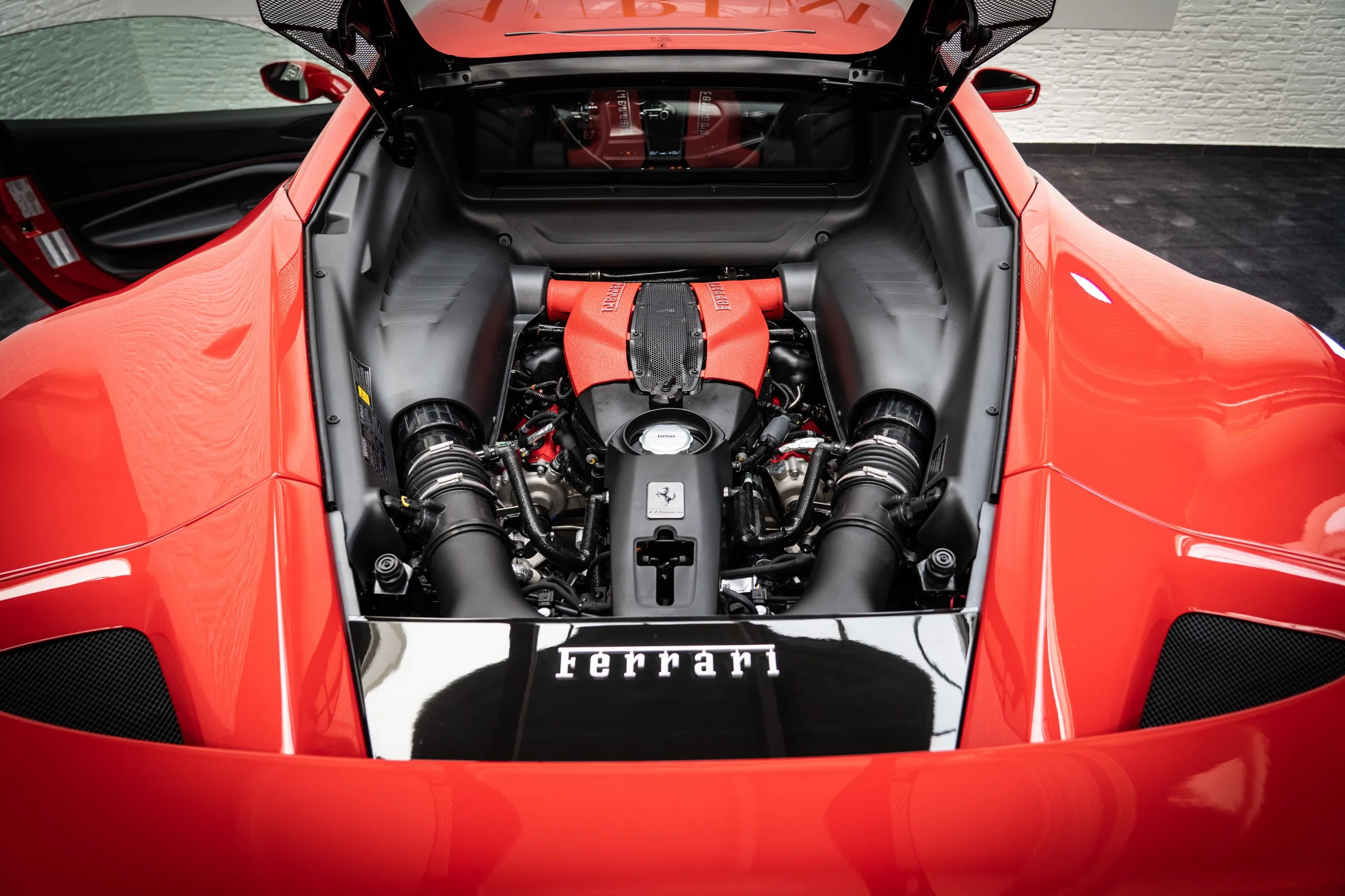 2021 Ferrari F8 TRIBUTO engine